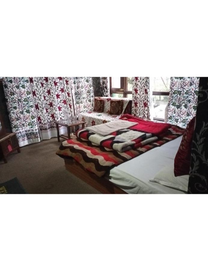 Fiza Guest House, Pahalgām Esterno foto
